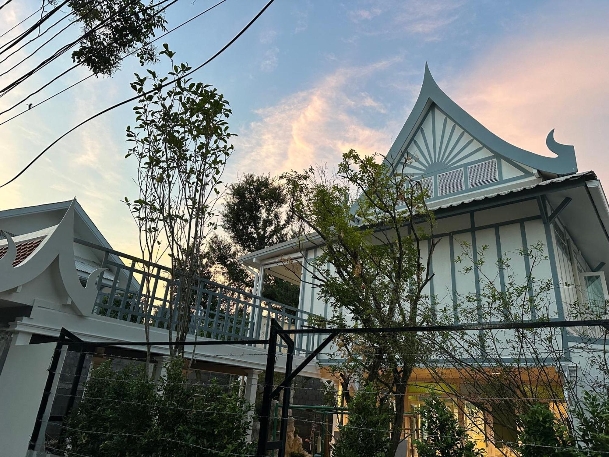 Baan Debtida Hotel Bangkok Buitenkant foto