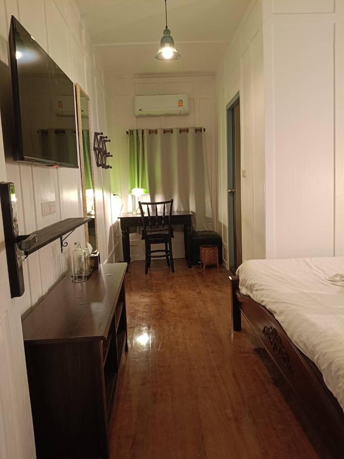 Baan Debtida Hotel Bangkok Buitenkant foto