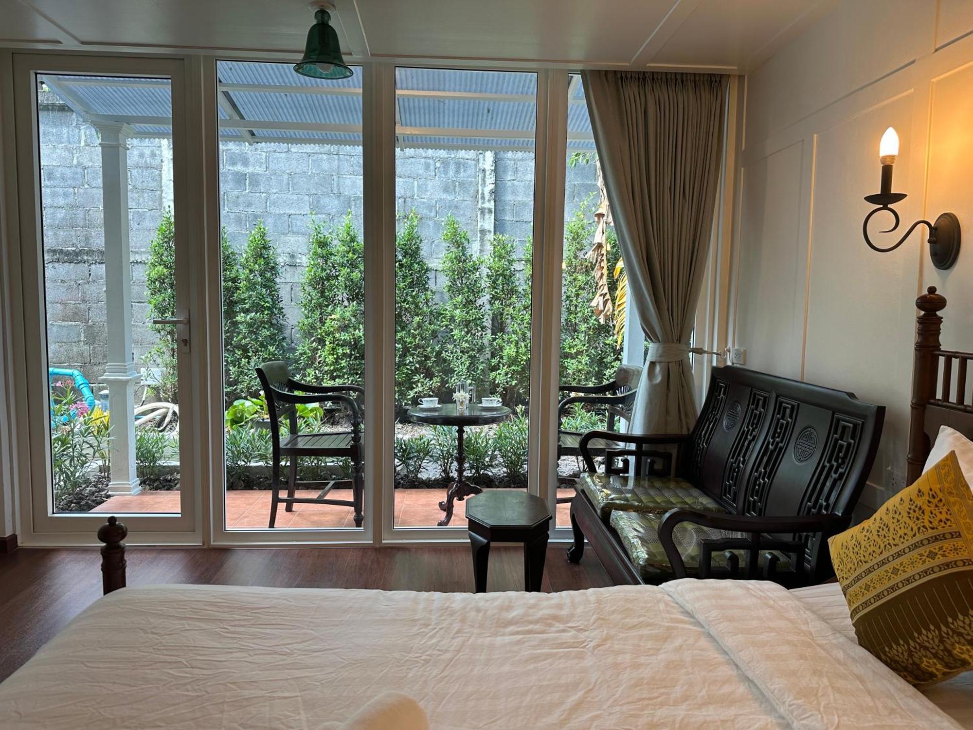 Baan Debtida Hotel Bangkok Buitenkant foto