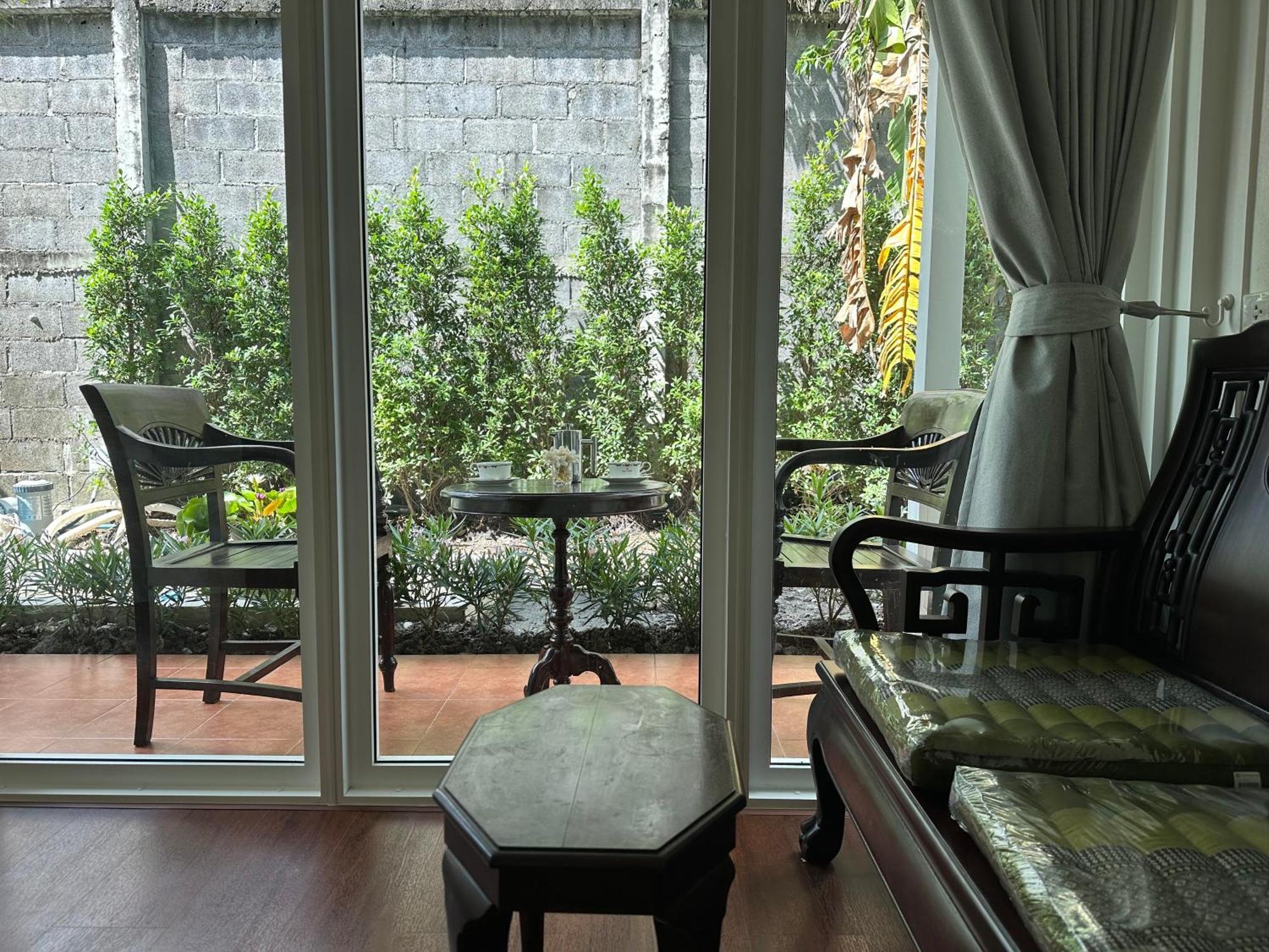 Baan Debtida Hotel Bangkok Buitenkant foto