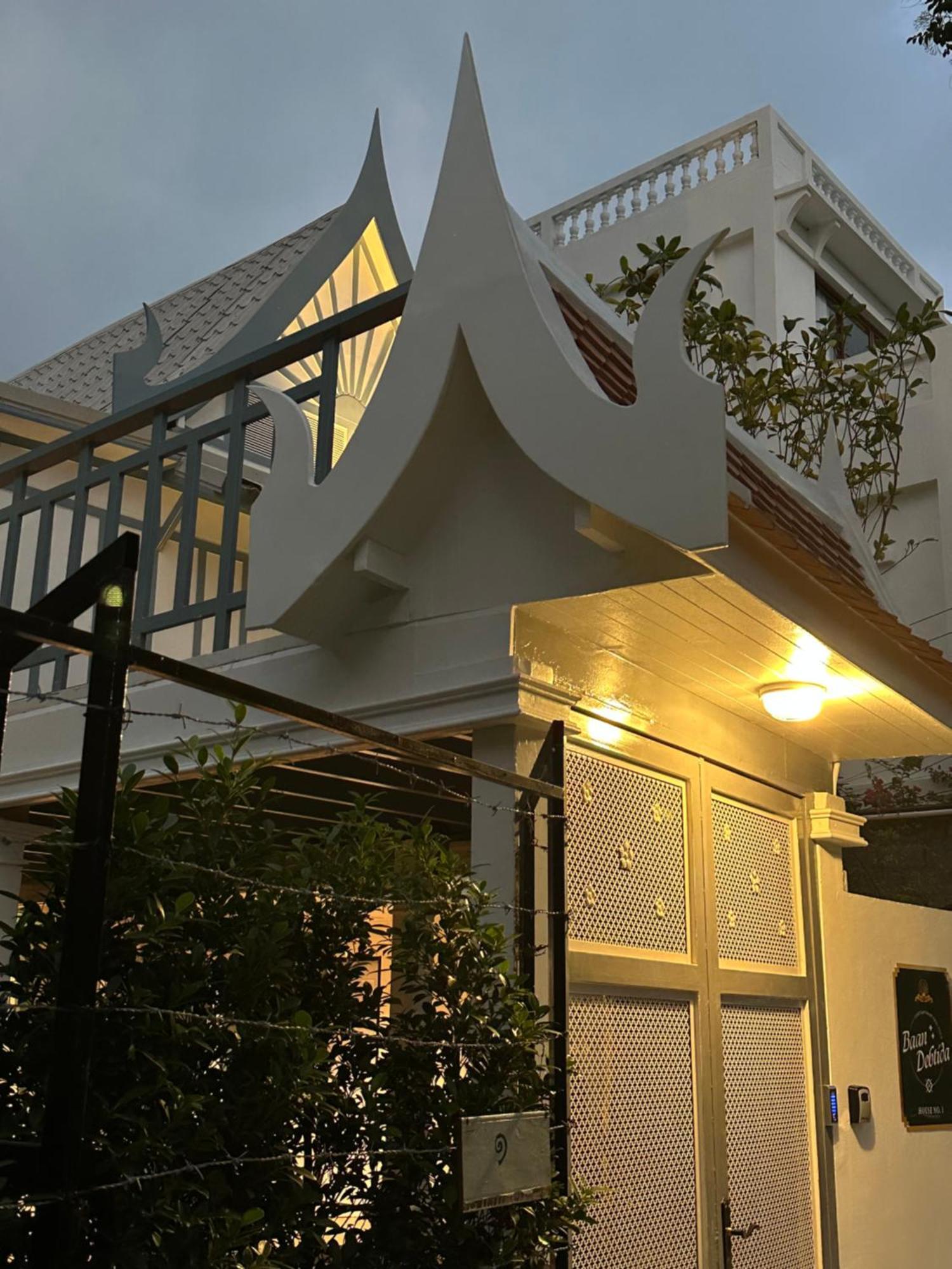 Baan Debtida Hotel Bangkok Buitenkant foto